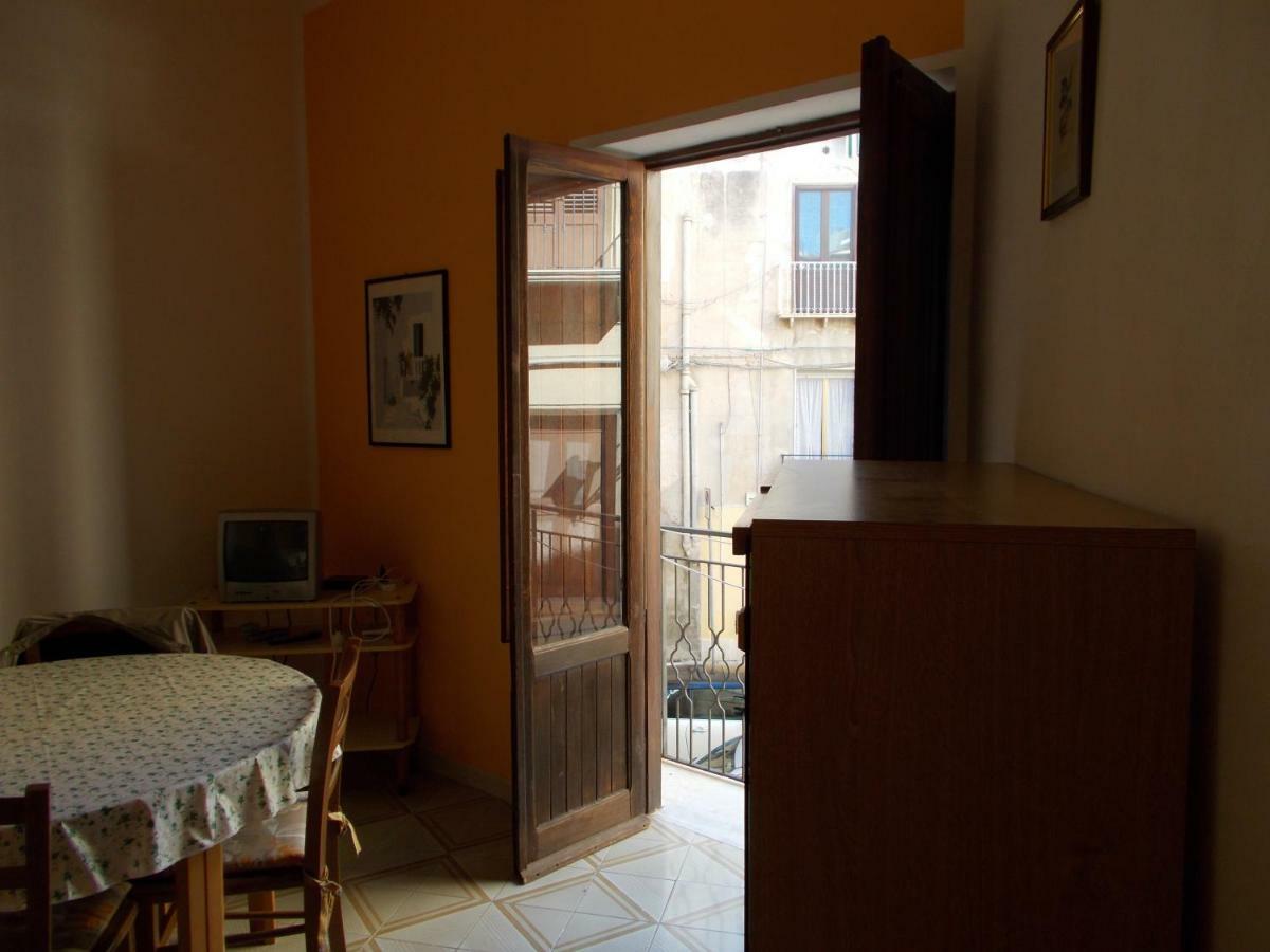 Zia Silvana Apartment Trapani Exteriör bild